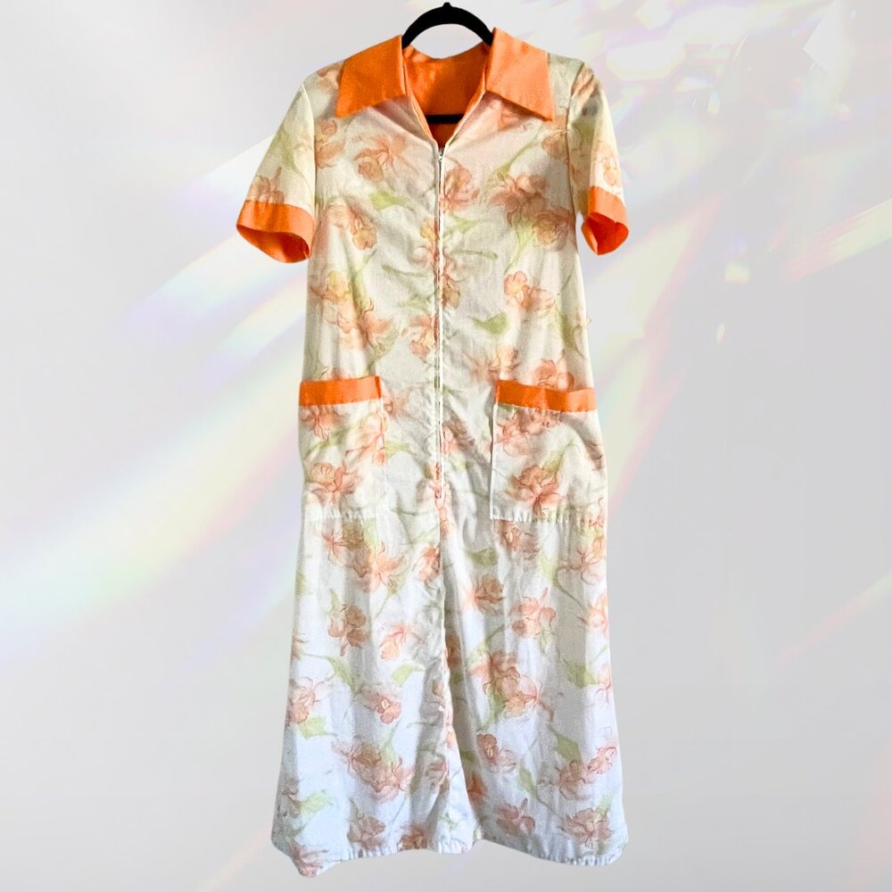 Wide Collar Handmade 70s Dressing Gown - Orange and White Floral